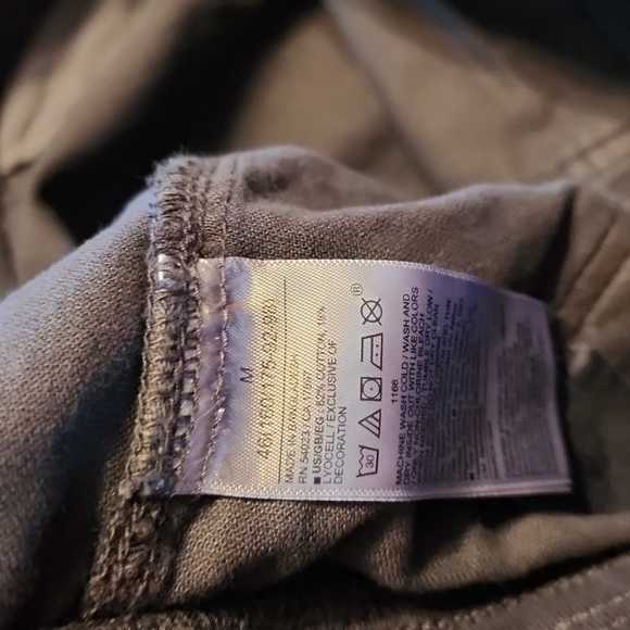 NWT Gap Shorts Medium - Picture 6 of 6